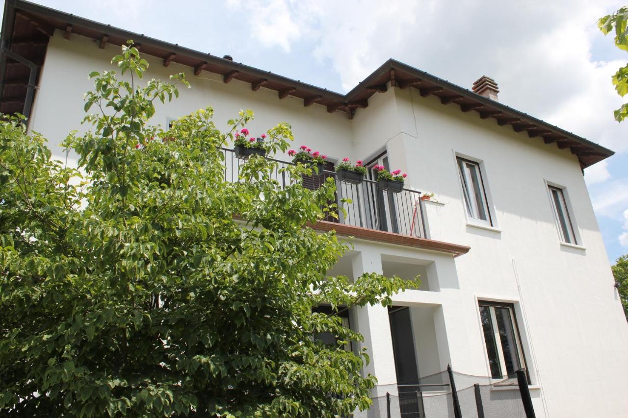 B&B I Due Tigli Travedona Extérieur photo