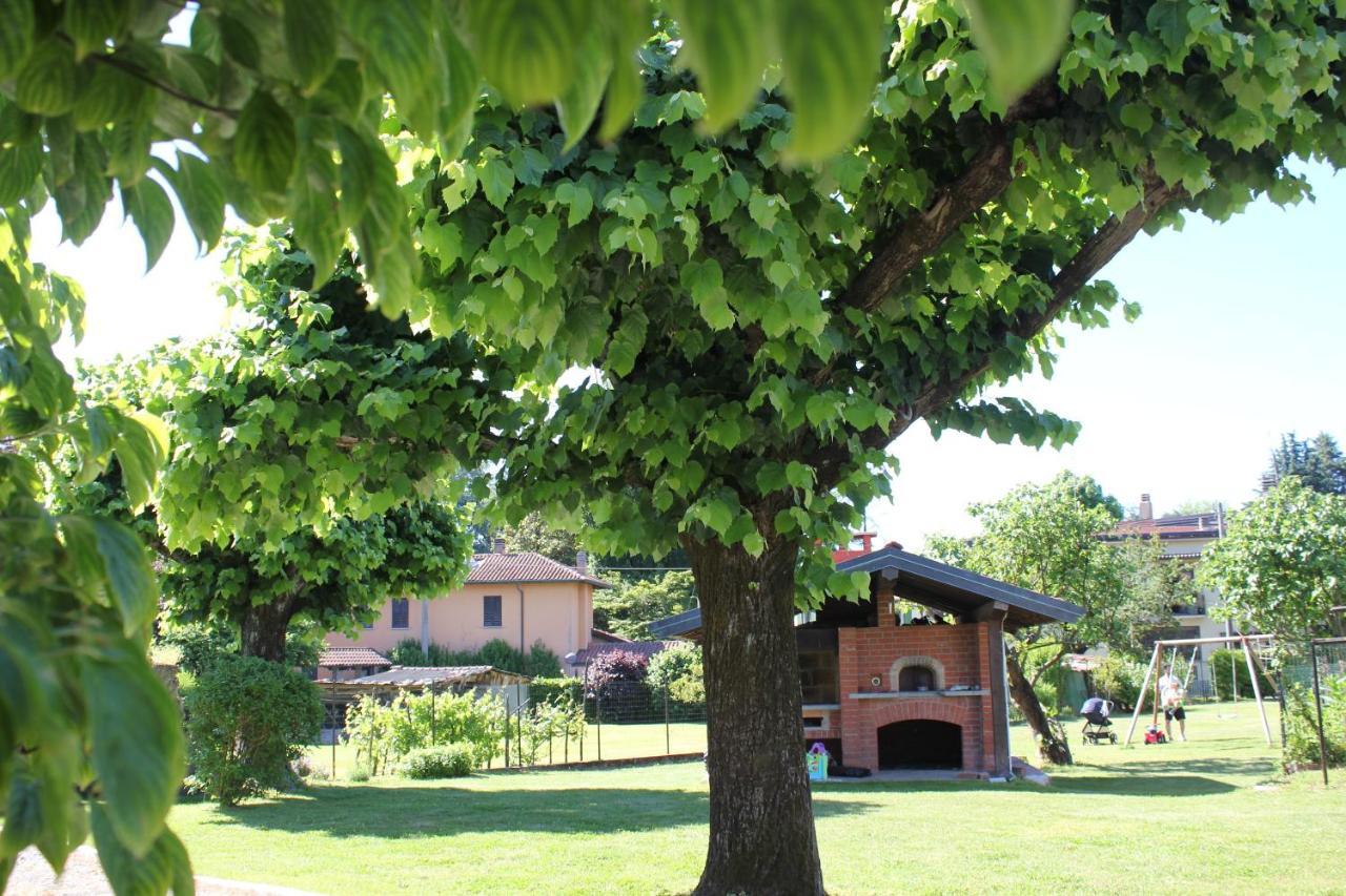 B&B I Due Tigli Travedona Extérieur photo