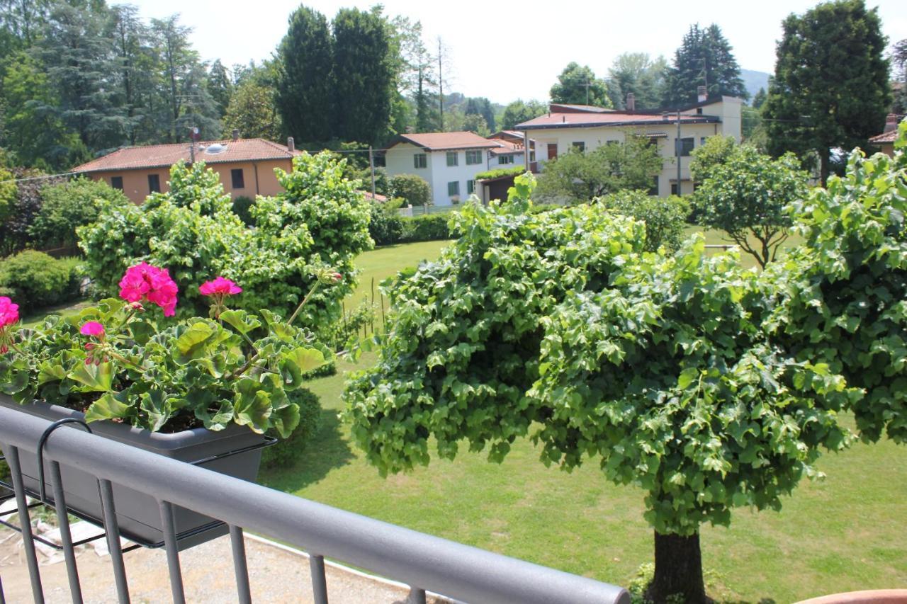 B&B I Due Tigli Travedona Extérieur photo